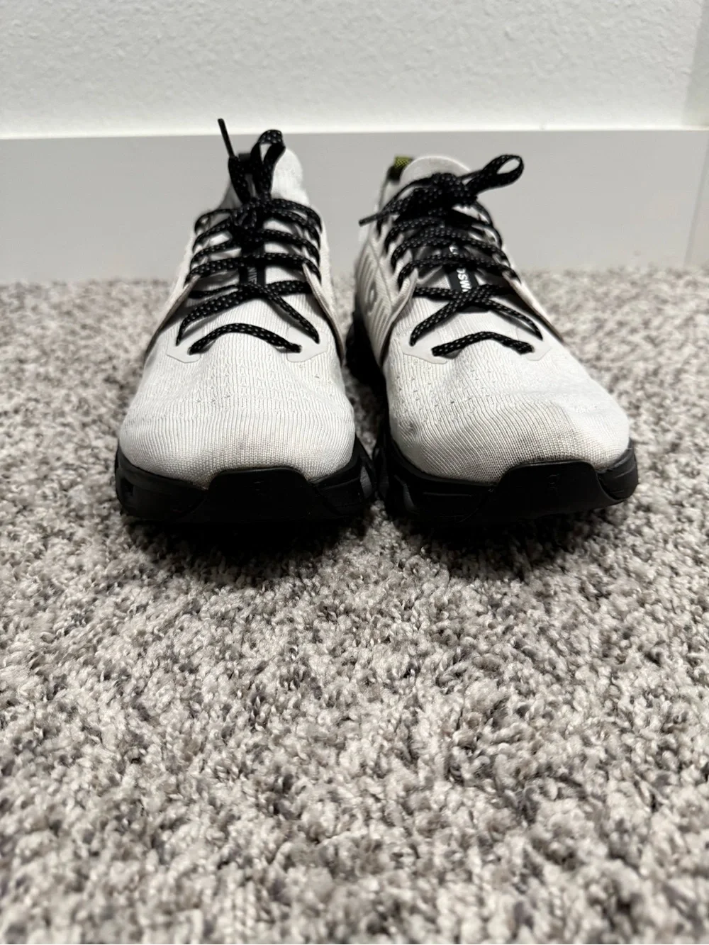 On Cloud Lightweight Light Gray and Black Running Shoes